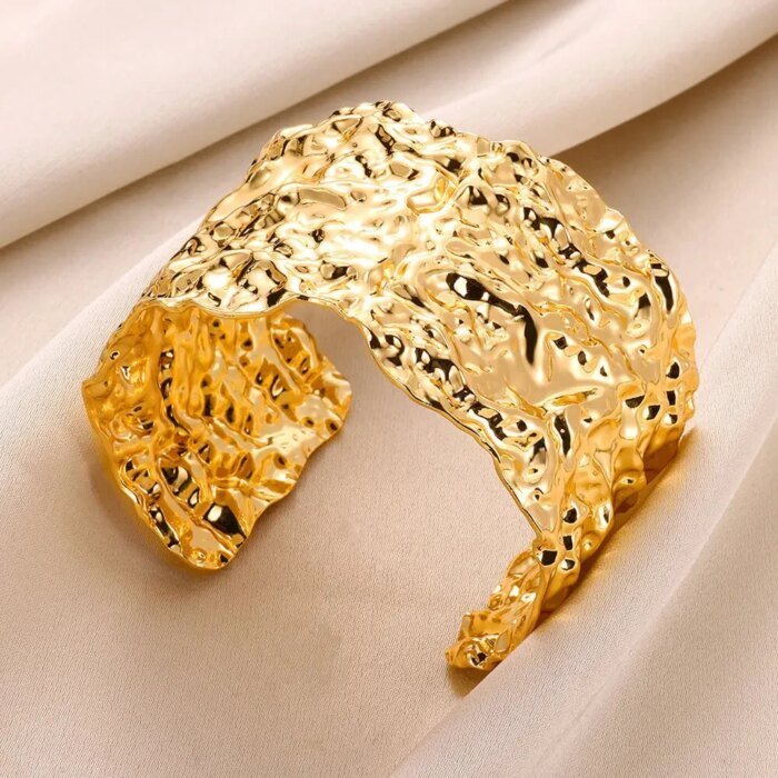 Exquisite Classic Bump Pattern Opening Bangle Bracelet For Women - Image 4