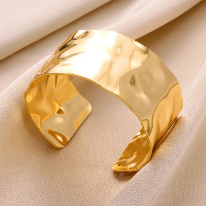 Exquisite Classic Bump Pattern Opening Bangle Bracelet For Women - Image 1