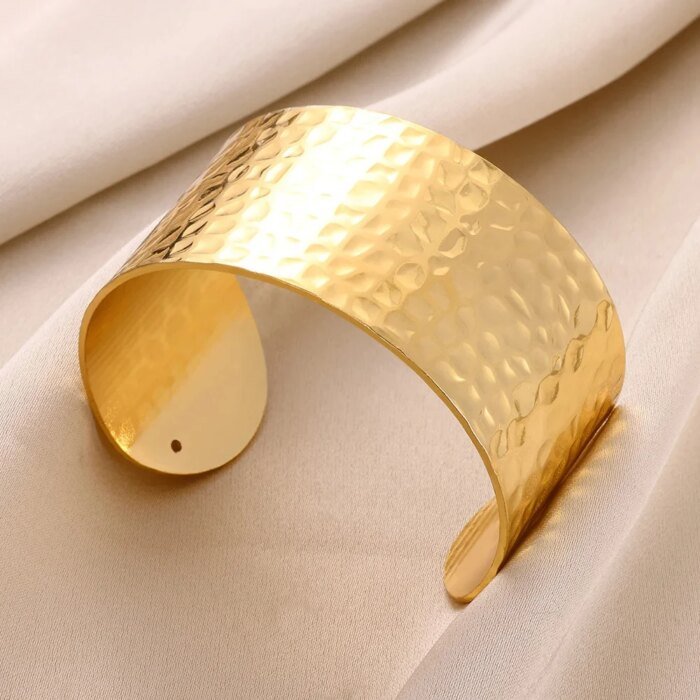 Exquisite Classic Bump Pattern Opening Bangle Bracelet For Women - Image 5