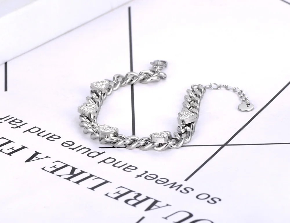 Lokaer Titanium Stainless Steel Chain Link Bracelets Trendy 18K Gold Plated Rhinestone Heart Charm Bracelet For Women B22004