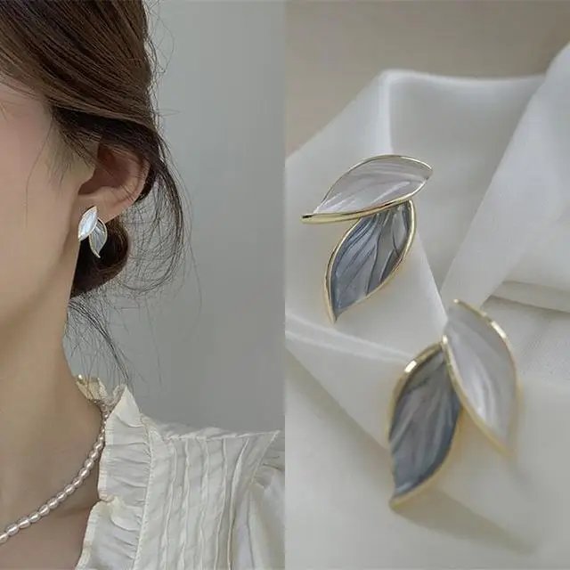 Korean Vintage Pearl Crystal Earrings For Women Jewelry High-class Luxury Zircon Flower Butterfly Leaf Women's Stud Earrings Korean Vintage Pearl Crystal Earrings For Women Jewelry High-class Luxury Zircon Flower Butterfly Leaf Women's Stud Earrings