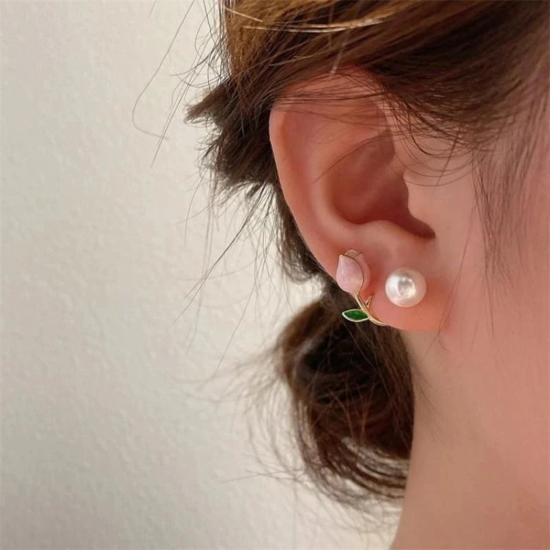 Korean Vintage Pearl Crystal Earrings For Women Jewelry High-class Luxury Zircon Flower Butterfly Leaf Women's Stud Earrings Korean Vintage Pearl Crystal Earrings For Women Jewelry High-class Luxury Zircon Flower Butterfly Leaf Women's Stud Earrings