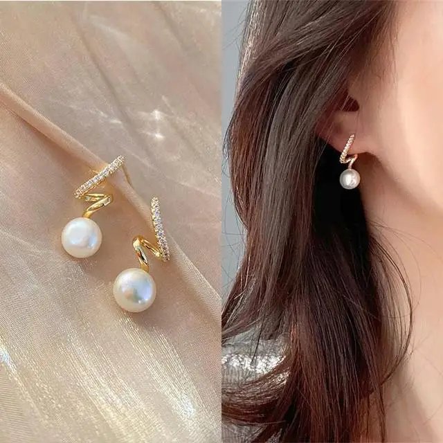 Korean Vintage Pearl Crystal Earrings For Women Jewelry High-class Luxury Zircon Flower Butterfly Leaf Women's Stud Earrings Korean Vintage Pearl Crystal Earrings For Women Jewelry High-class Luxury Zircon Flower Butterfly Leaf Women's Stud Earrings