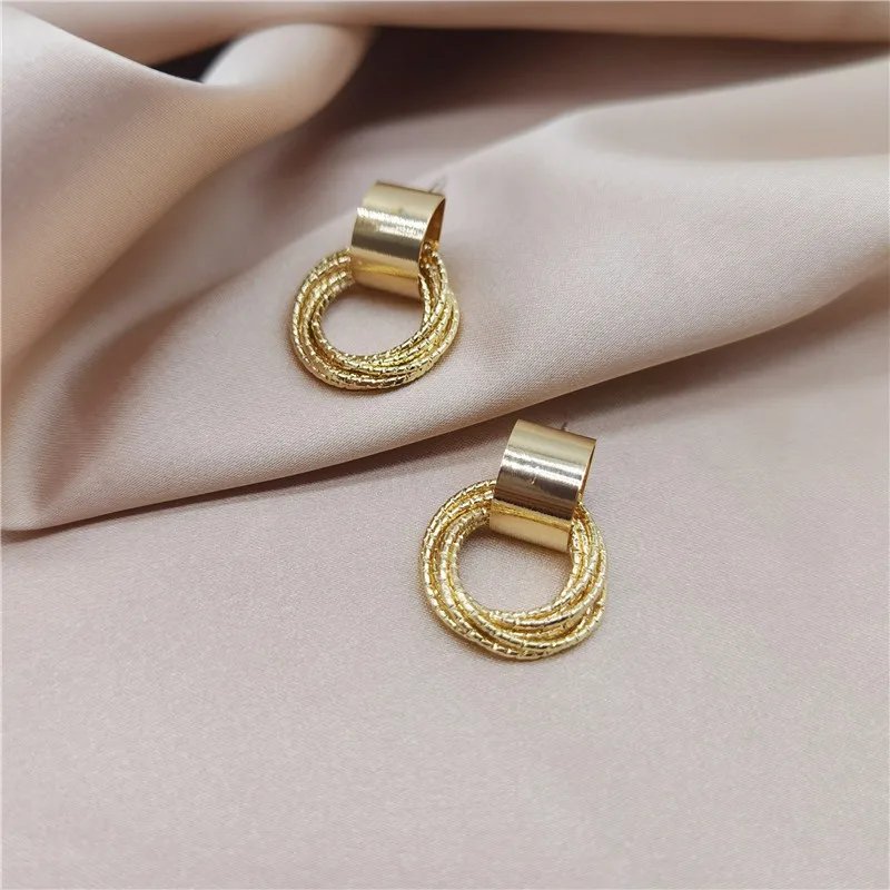 Retro Metal Gold Color Multiple Small Circle Stud Earrings for Women Korean Jewelry Fashion Wedding Party Earrings Jewelry Gift Retro Metal Gold Color Multiple Small Circle Stud Earrings for Women Korean Jewelry Fashion Wedding Party Earrings Jewelry Gift