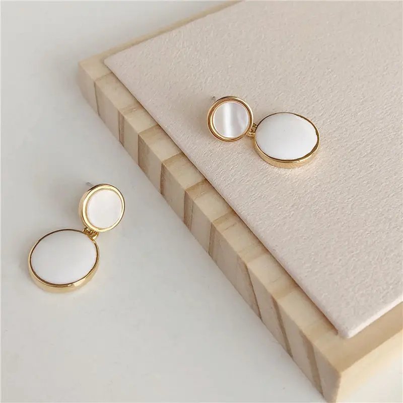 Vintage Red Green Enamel Water Drop Earrings For Women Piercing Ear Jewelry Korean Female Hanging Earring Lovely Kolczyki Gift Vintage Red Green Enamel Water Drop Earrings For Women Piercing Ear Jewelry Korean Female Hanging Earring Lovely Kolczyki Gift