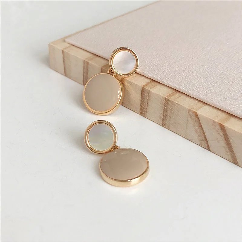 Vintage Red Green Enamel Water Drop Earrings For Women Piercing Ear Jewelry Korean Female Hanging Earring Lovely Kolczyki Gift Vintage Red Green Enamel Water Drop Earrings For Women Piercing Ear Jewelry Korean Female Hanging Earring Lovely Kolczyki Gift