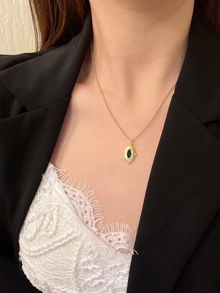 HangZhi 2021 New Korean Vintage Water Drop Star Round Bear Oval Pendant Necklace Geometric Gold Color Titanium Steel Jewelry